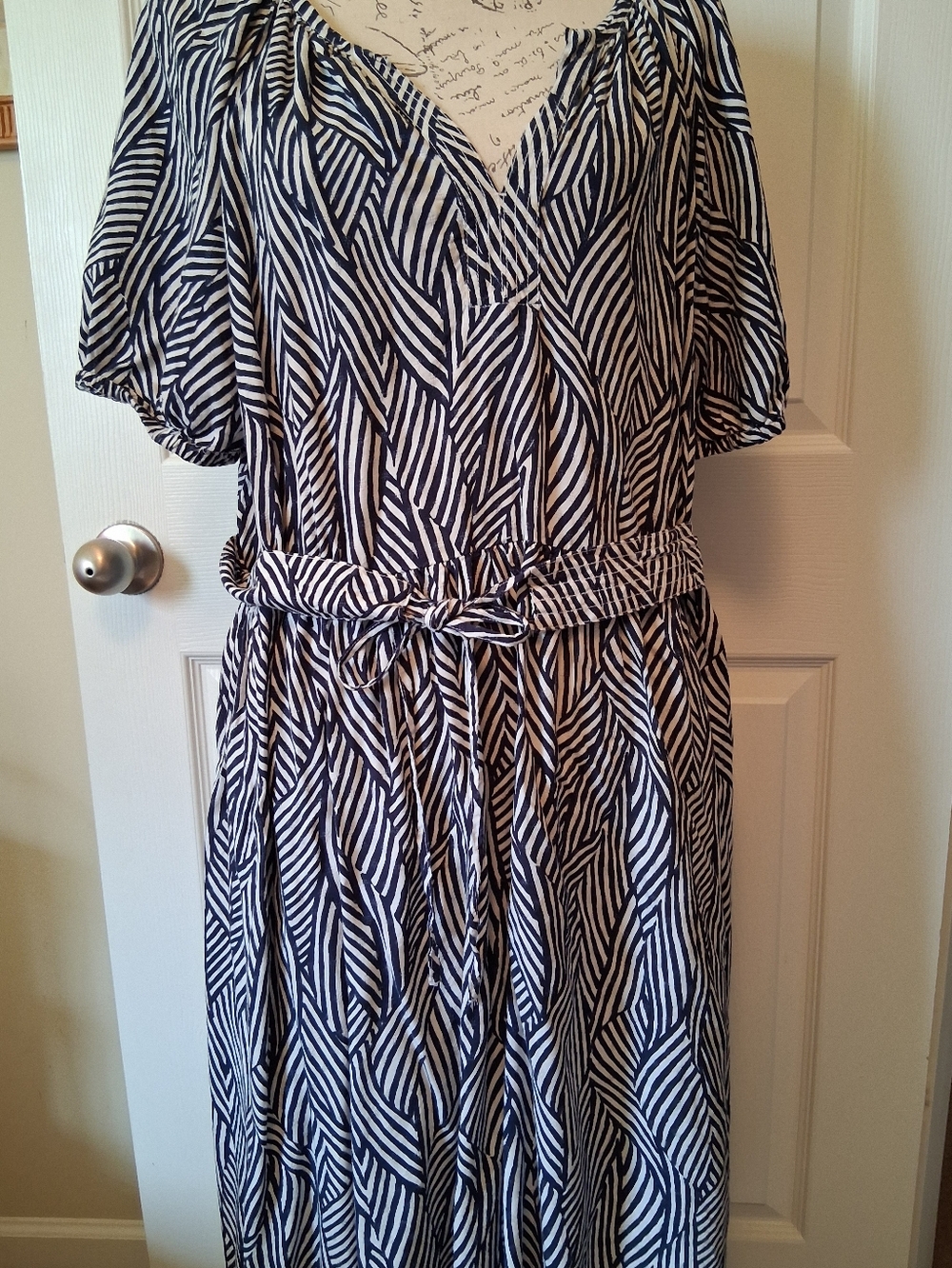 Terra & Sky Blue And White Puff Sleeve Dress. 1X - Picture 5 of 11